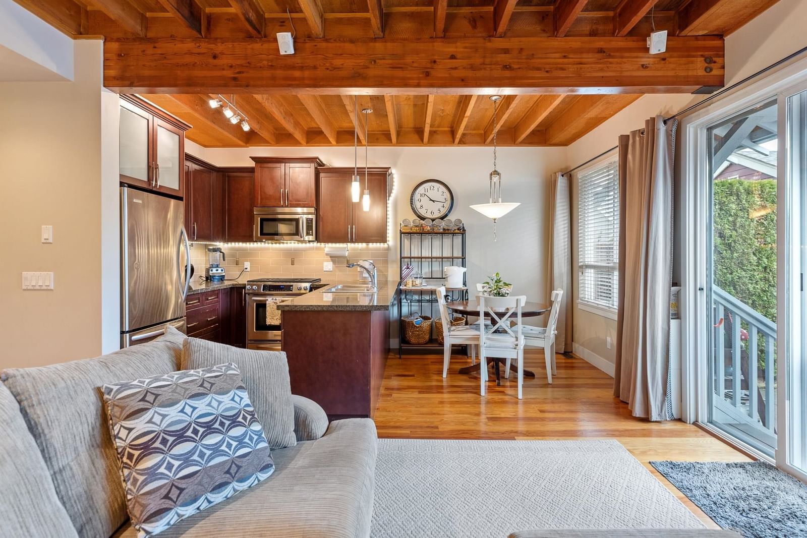 Listing Image 19
