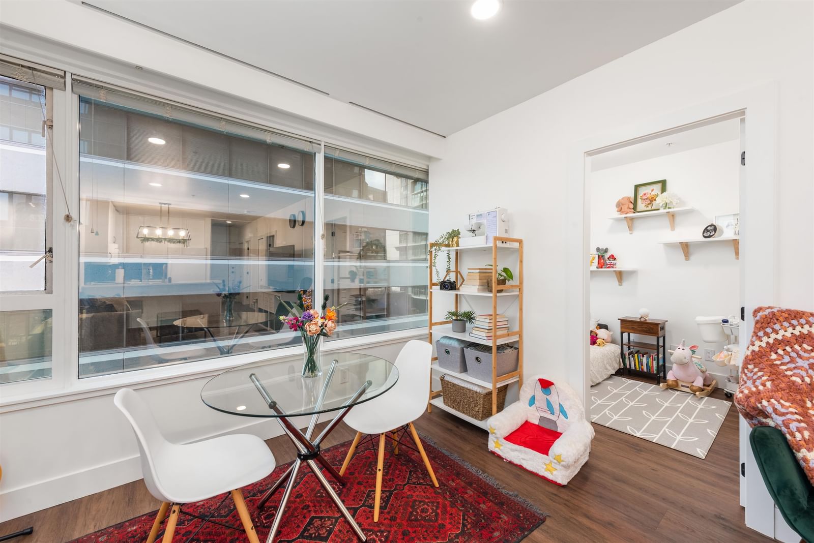 Listing Image 10