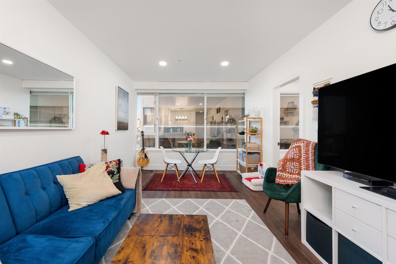 Listing Image 6