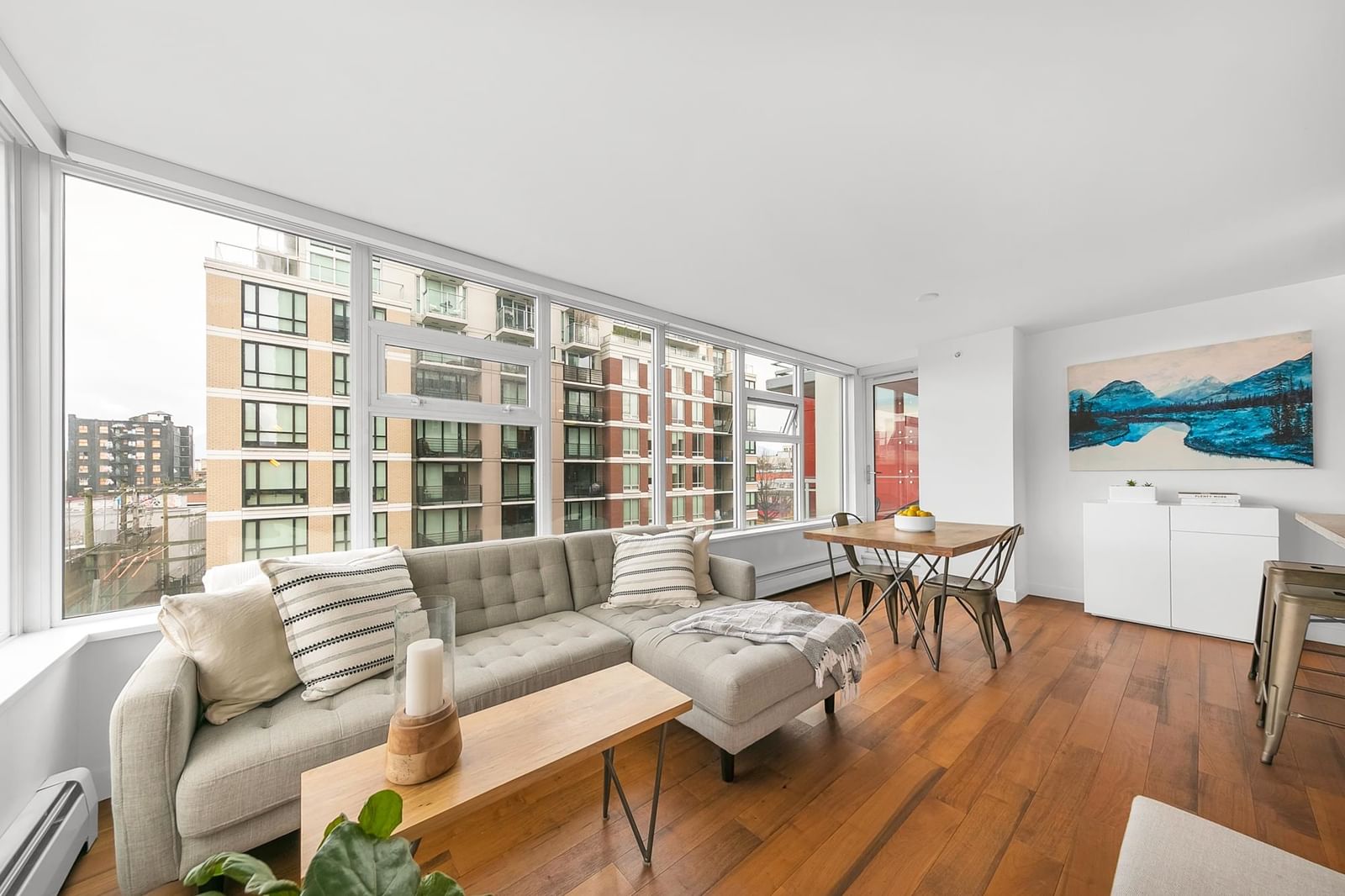 Listing Image 10