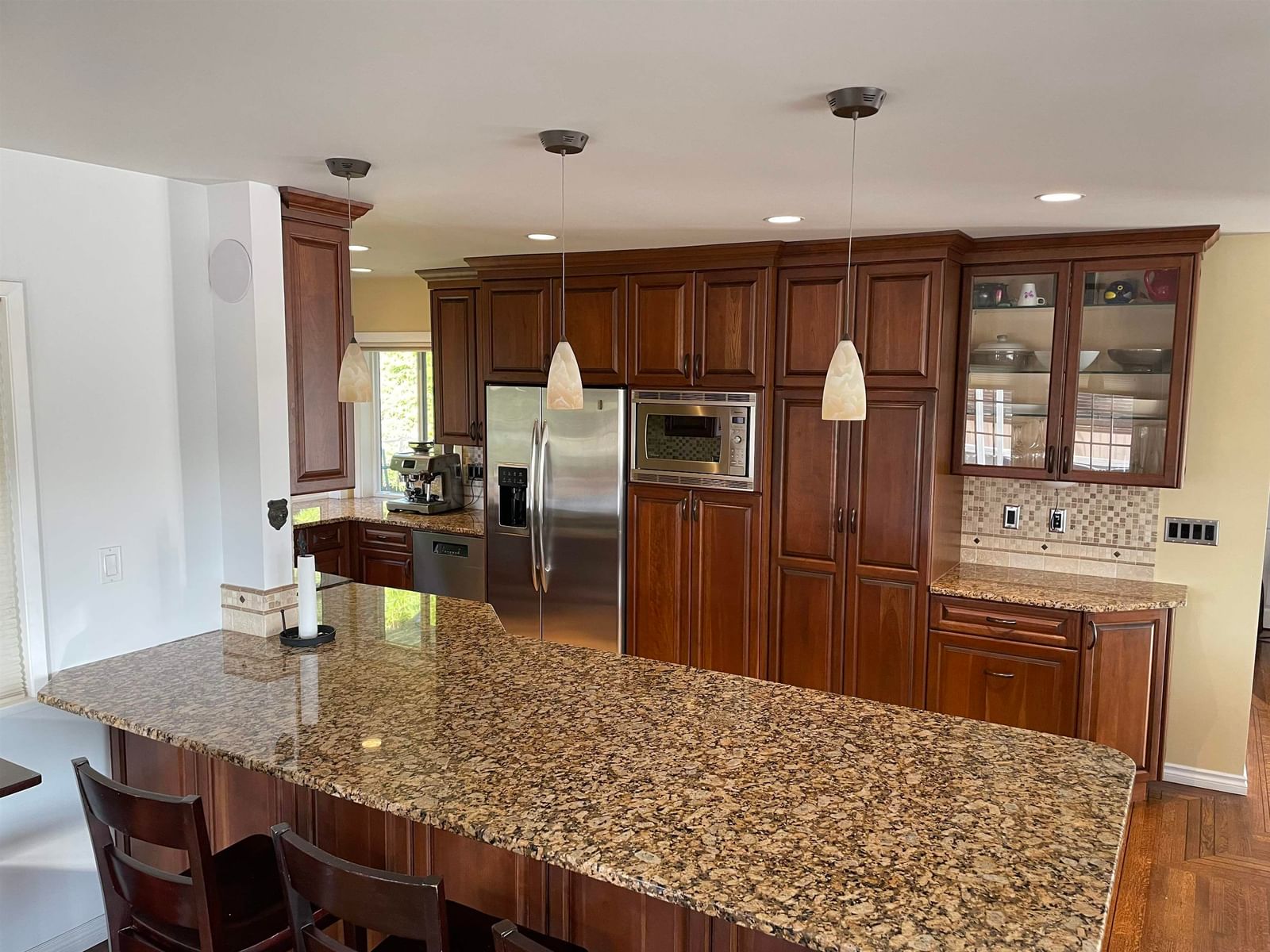 Listing Image 11