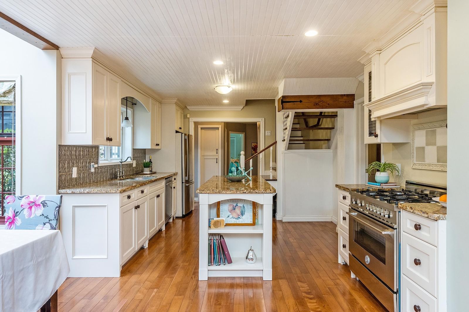 Listing Image 9