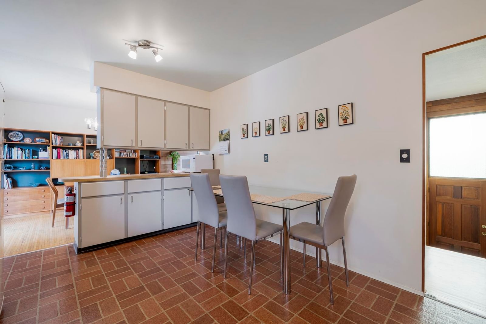 Listing Image 13
