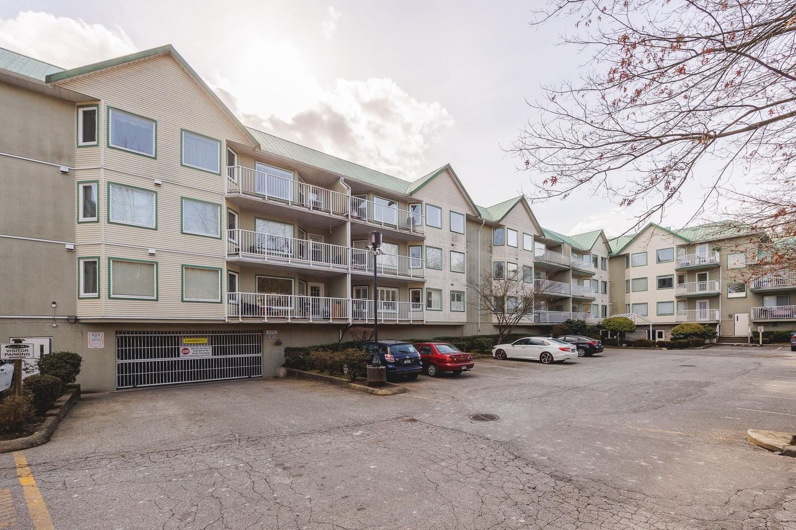 Listing Image 3