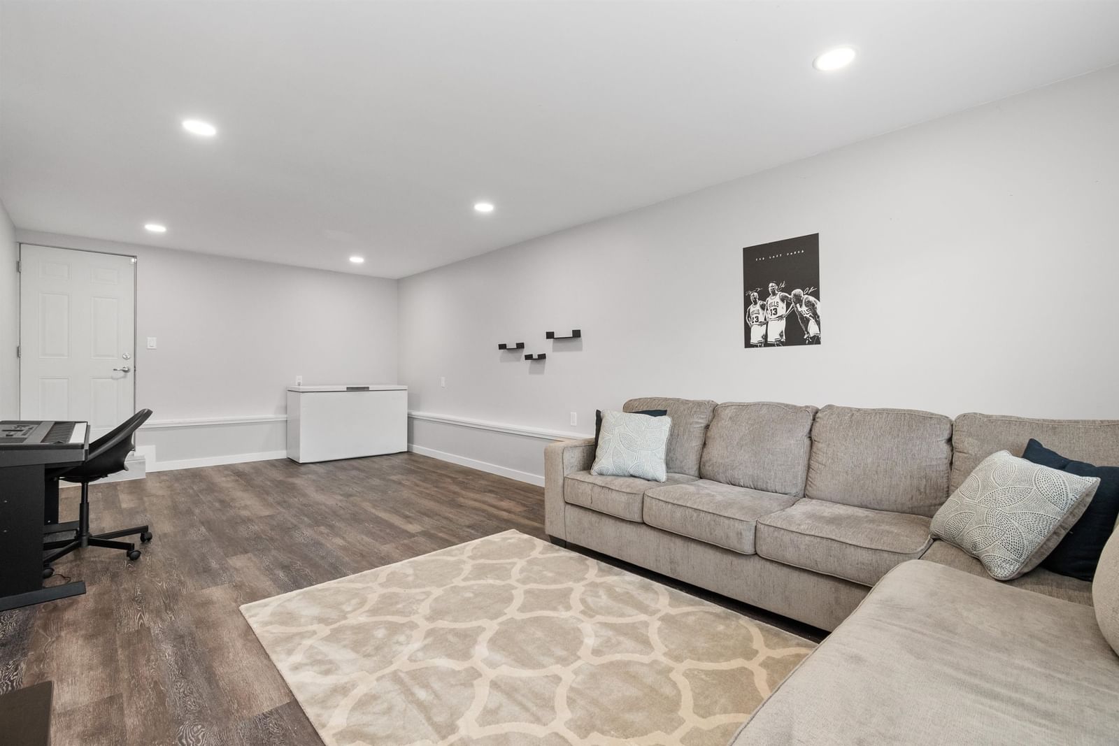 Listing Image 21