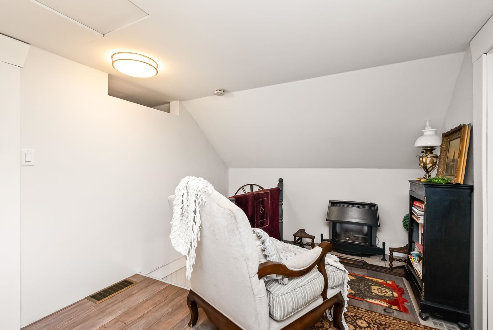 Listing Image 30