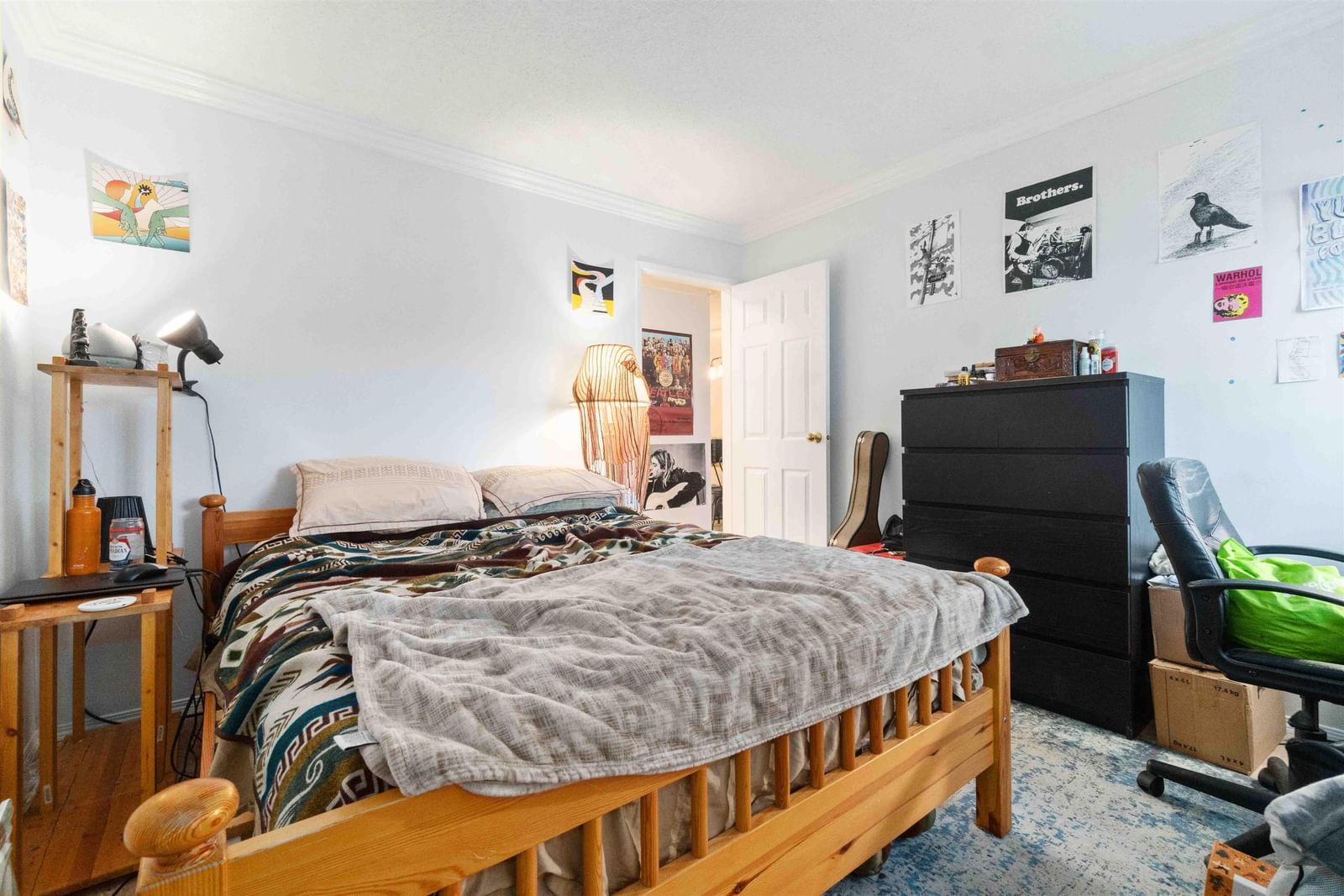 Listing Image 11