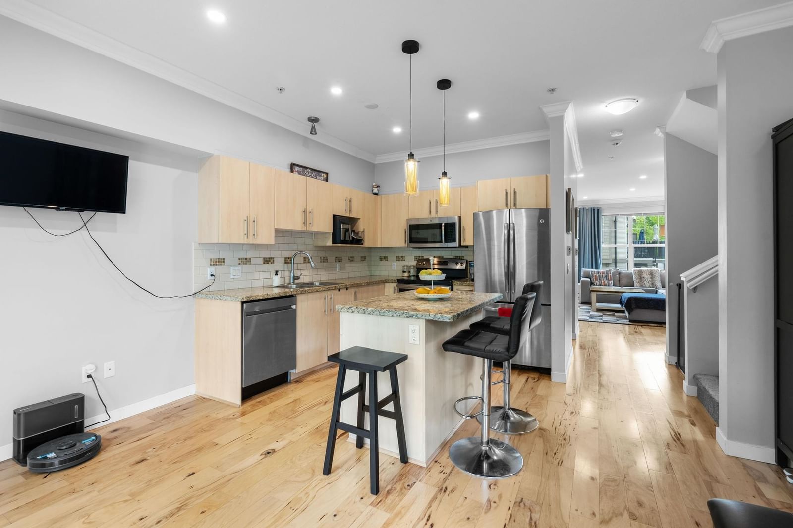 Listing Image 9