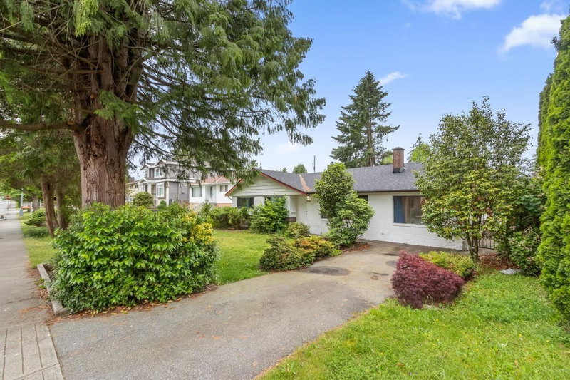 6539 Napier Street, Burnaby, V5B 2C2 | Image 2