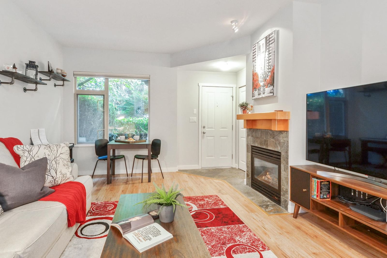 Listing Image 6