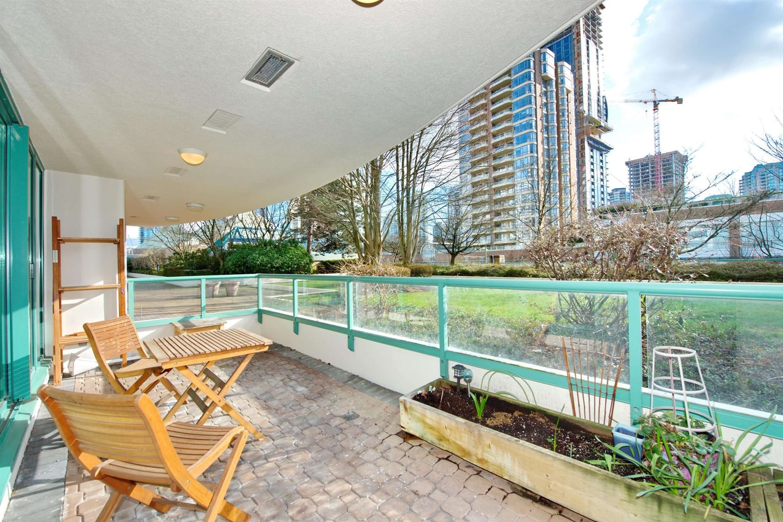 Listing Image 11