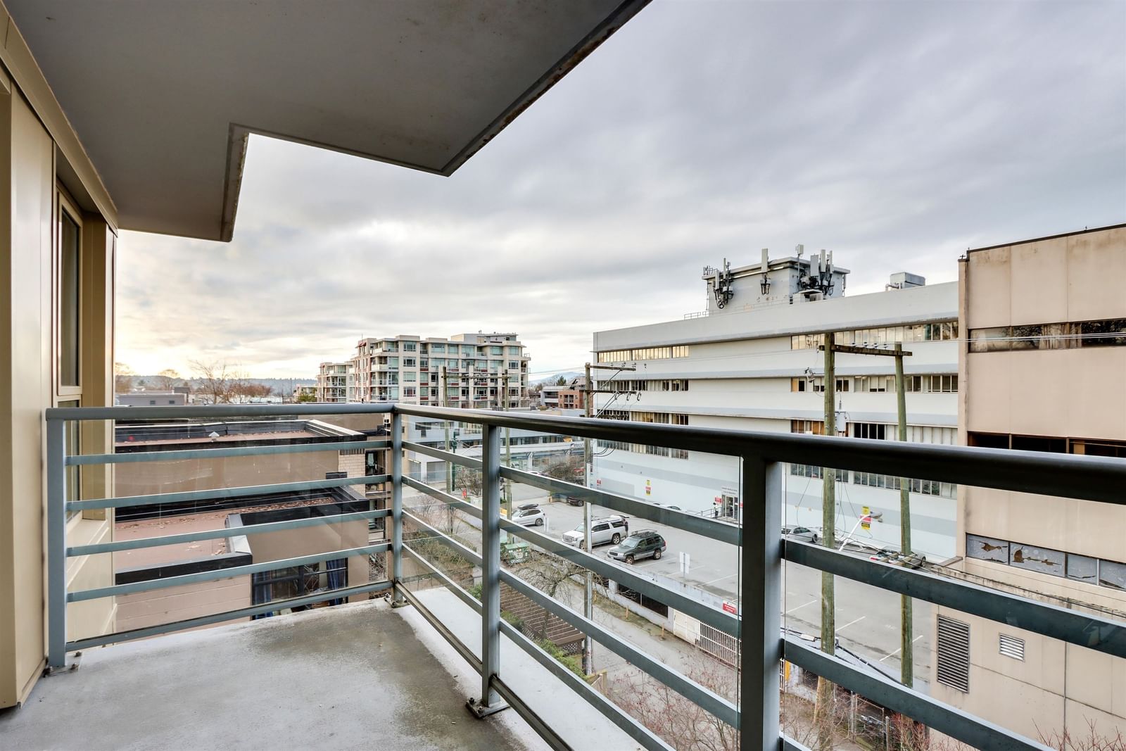 Listing Image 18