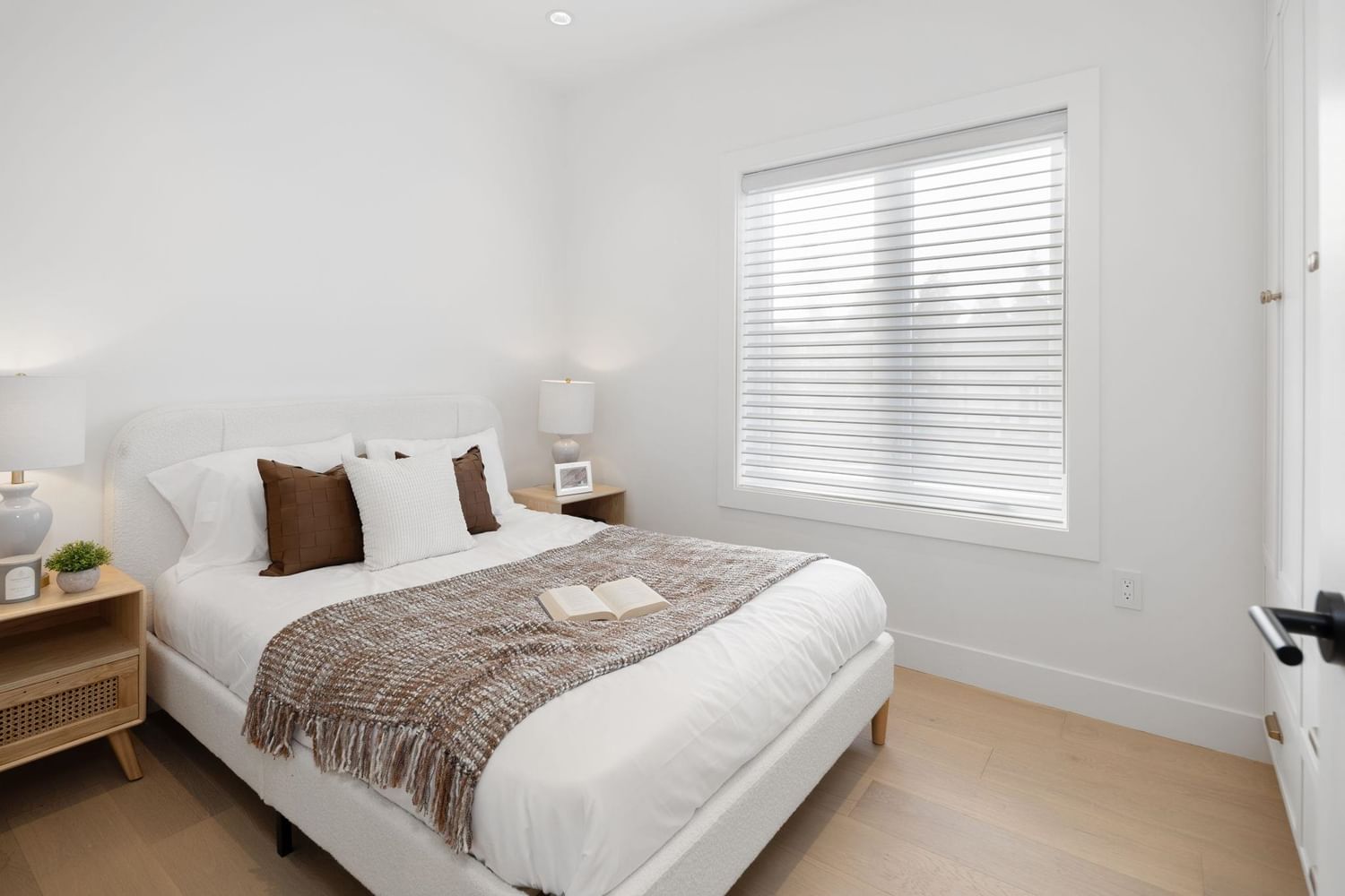 Listing Image 26