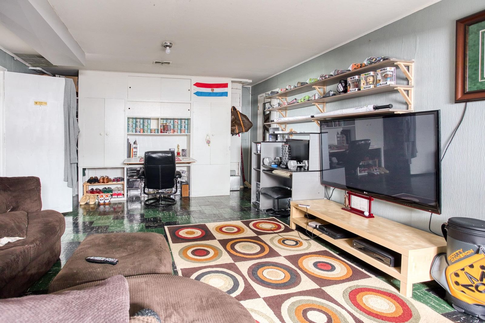 Listing Image 9