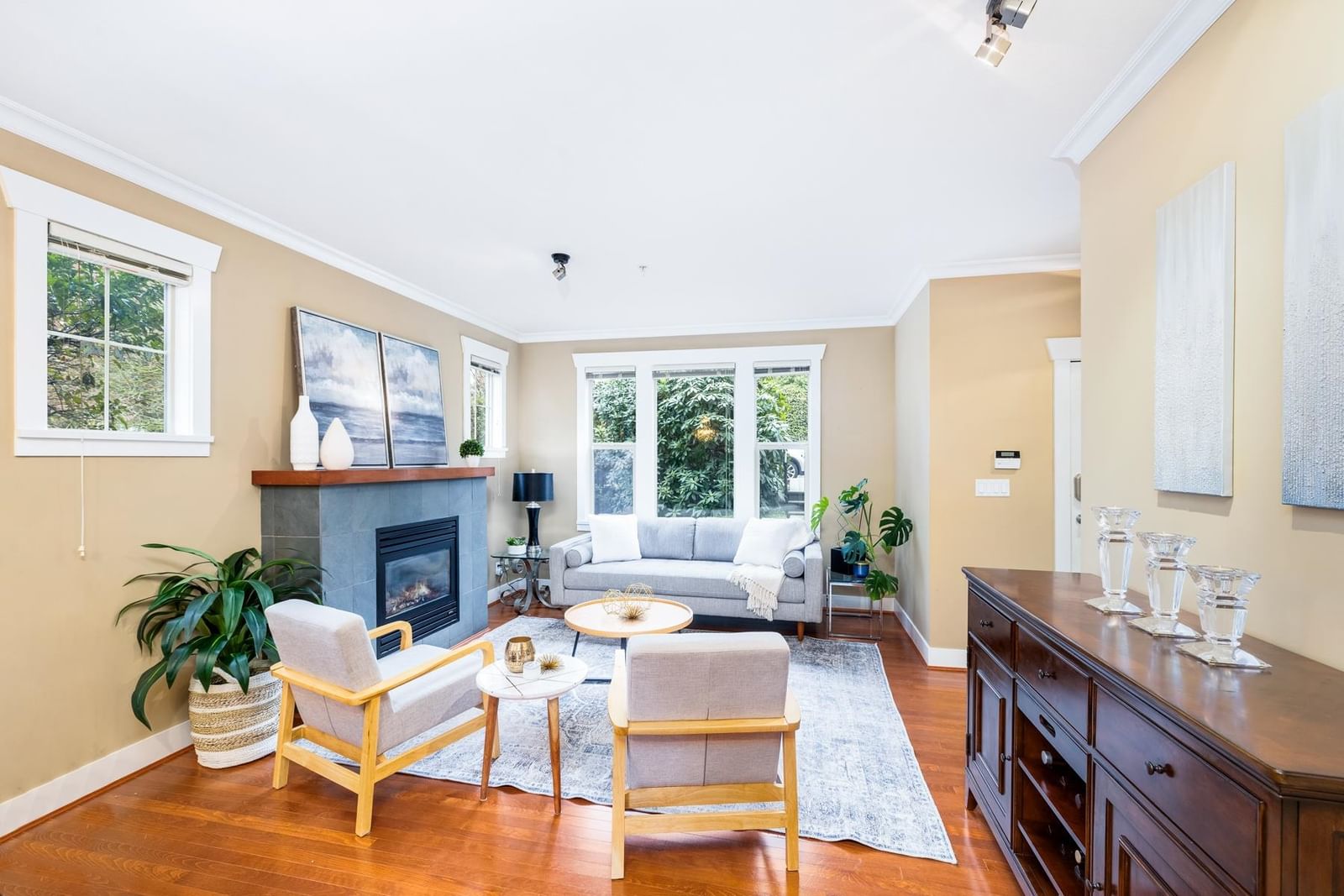 Listing Image 9