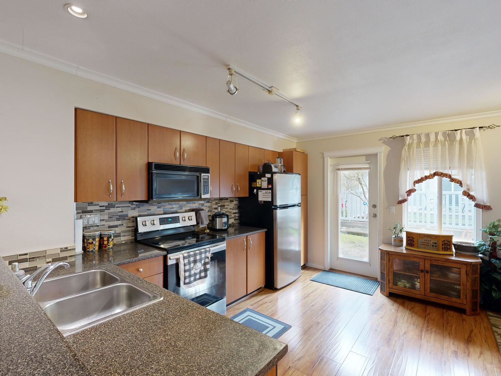 Listing Image 14
