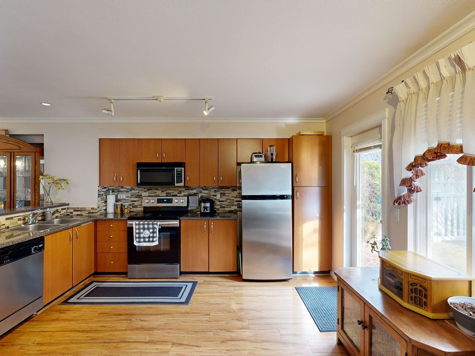 Listing Image 19