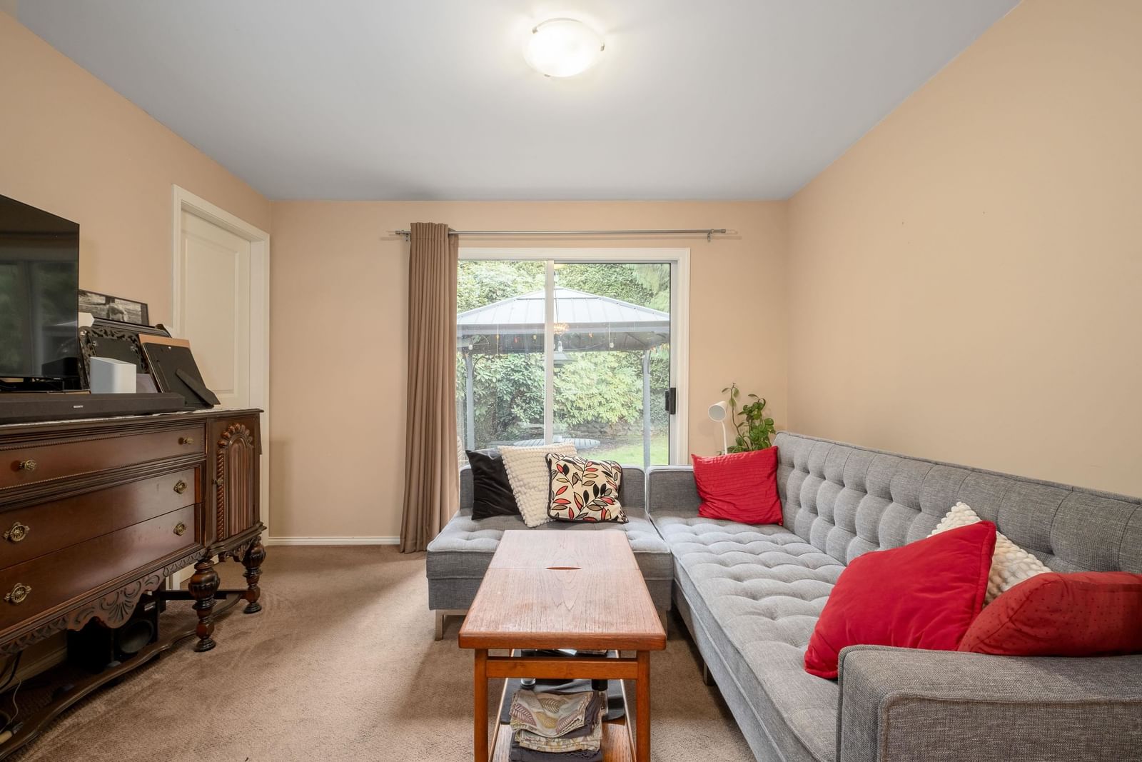 Listing Image 11