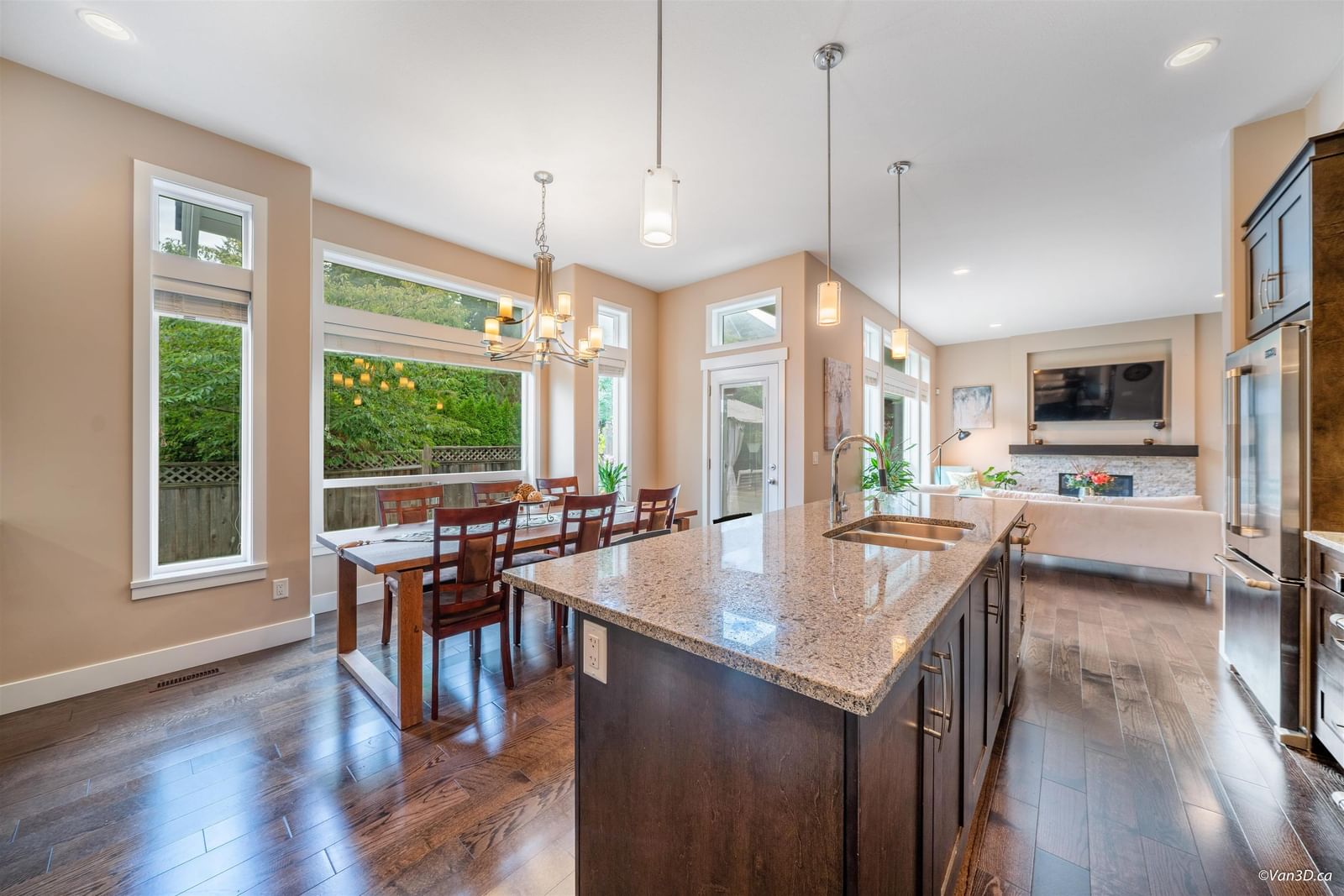 Listing Image 8