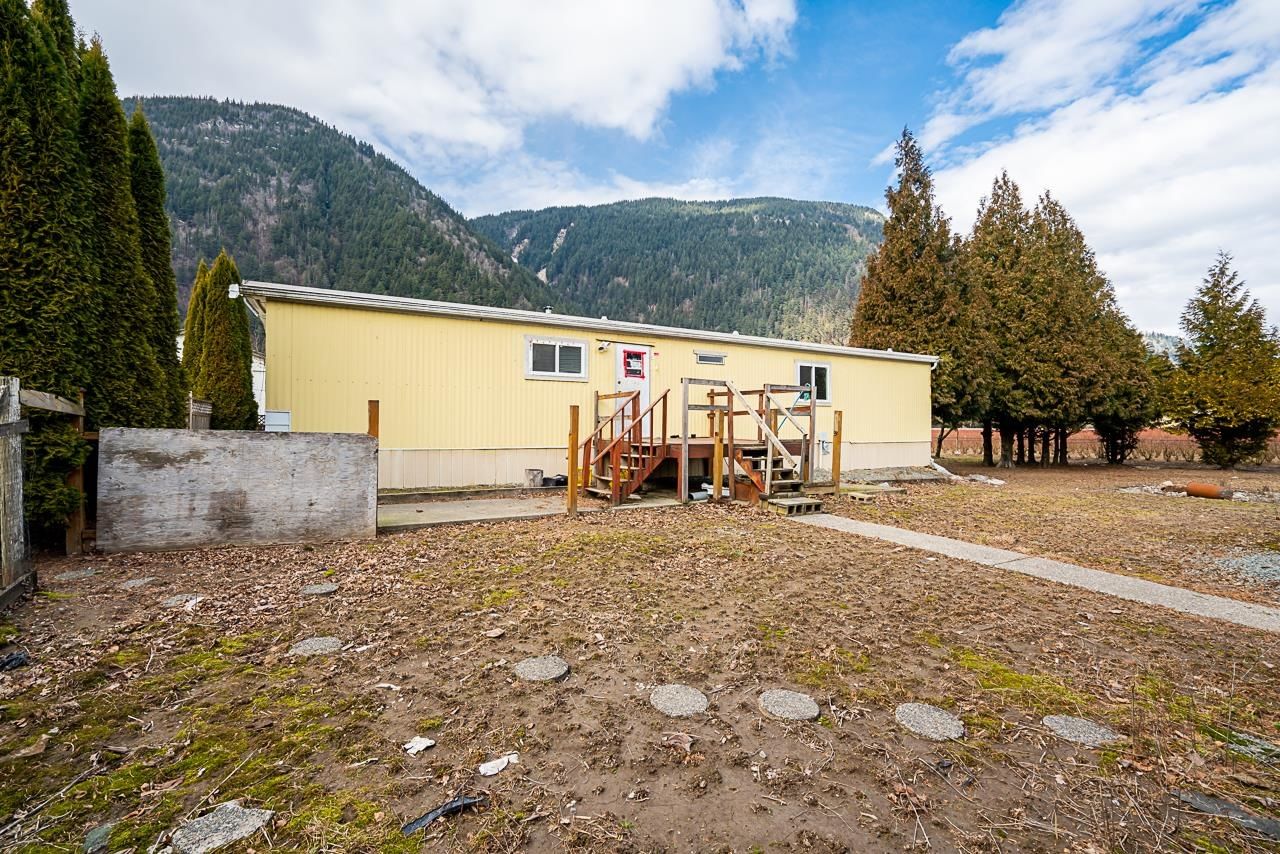 Listing Image 4