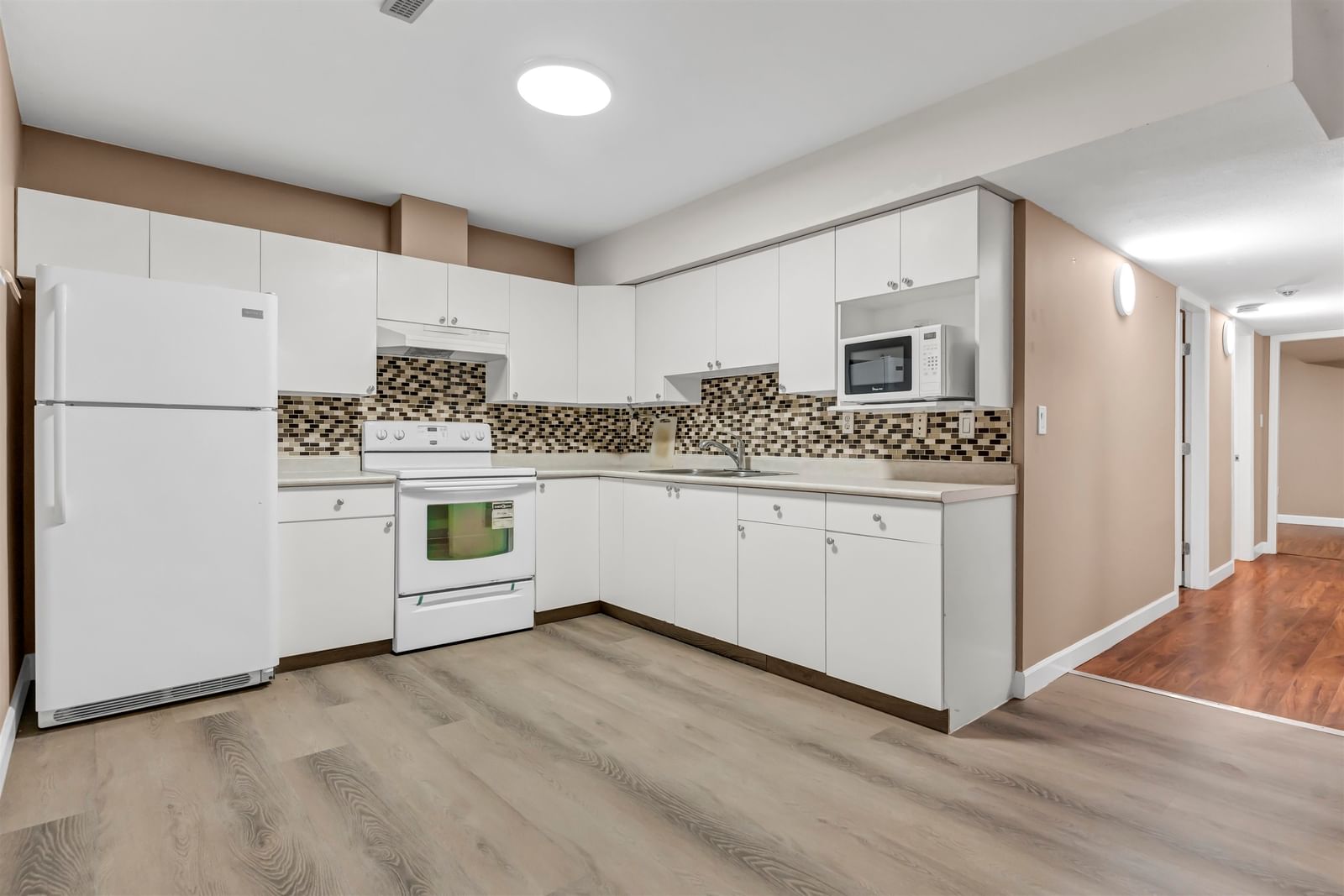 Listing Image 21