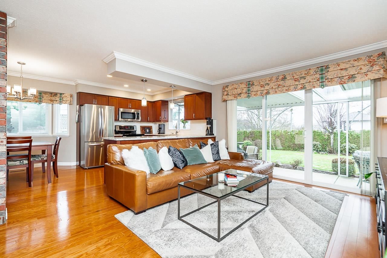 Listing Image 10