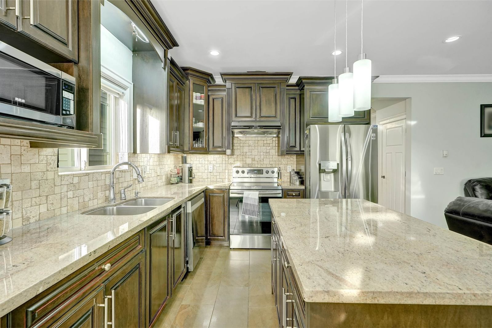 Listing Image 15