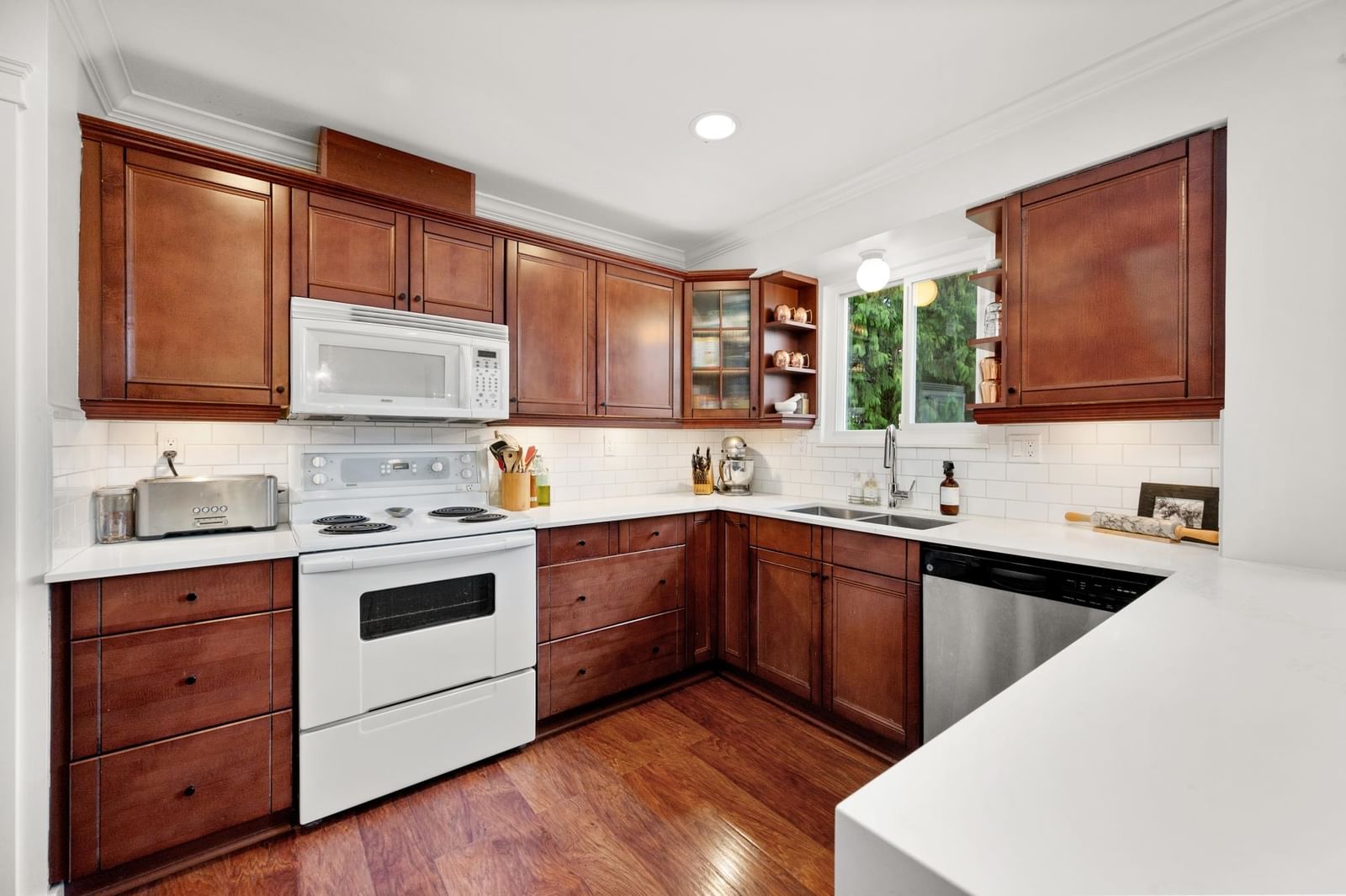 Listing Image 14
