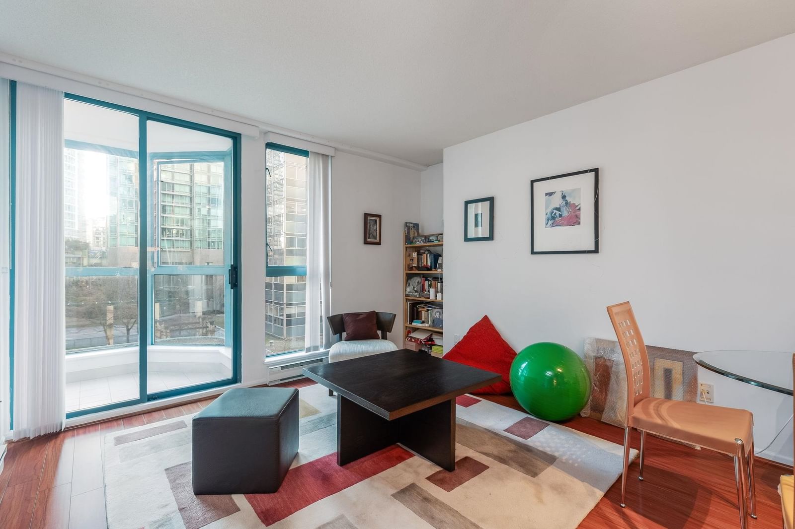 Listing Image 6