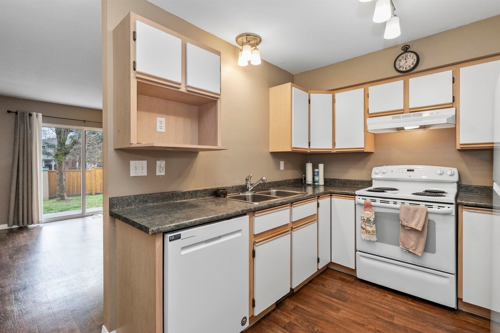 Listing Image 13