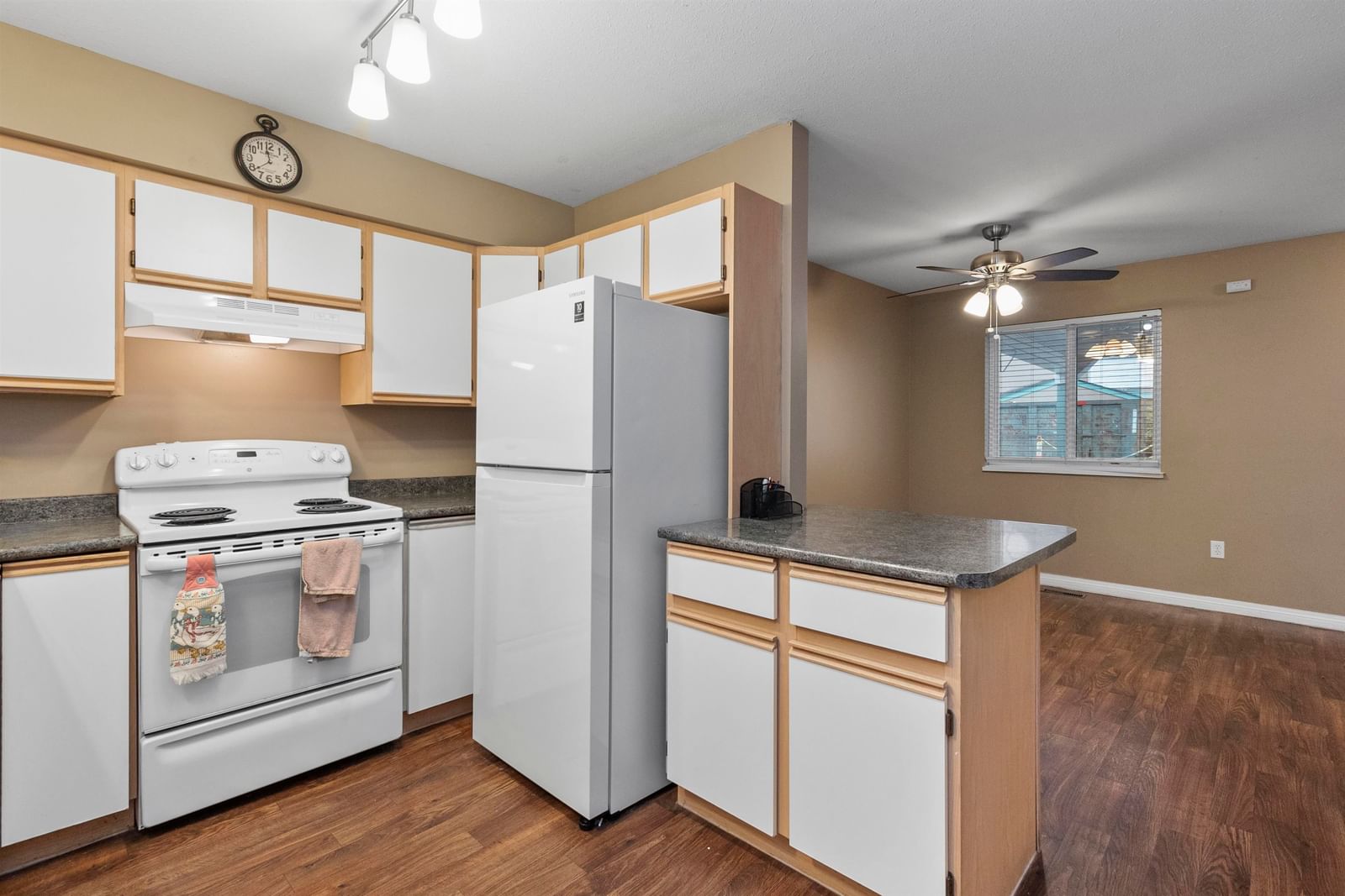 Listing Image 14