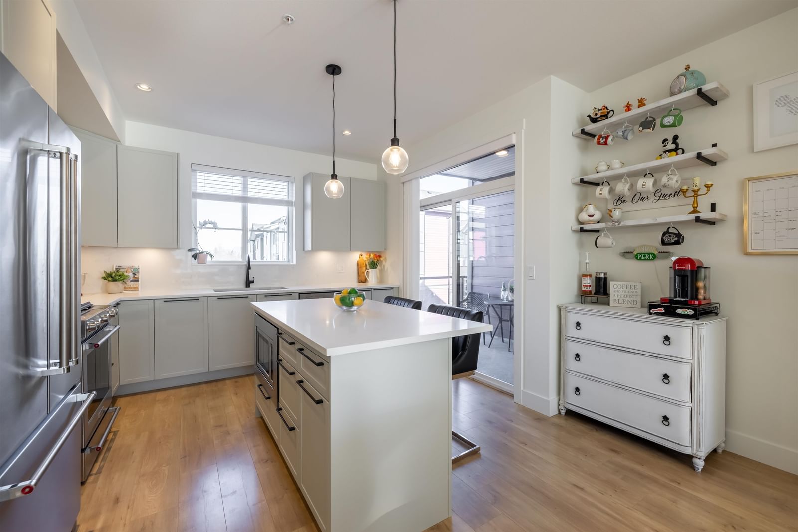 Listing Image 10