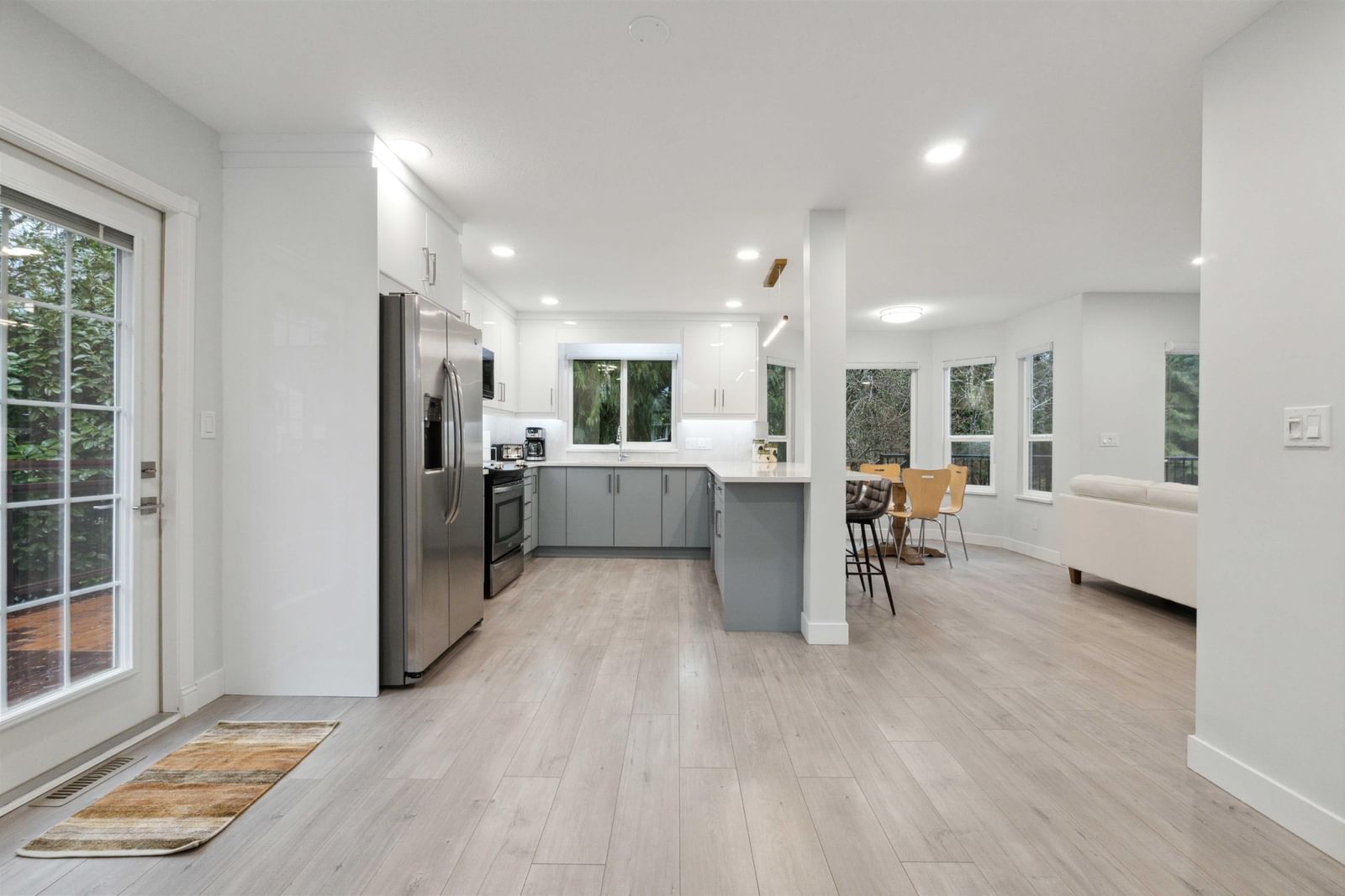 Listing Image 11