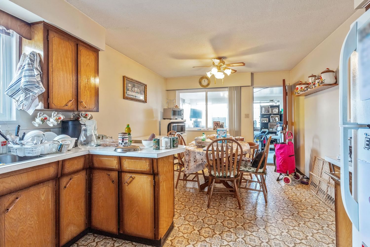 Listing Image 11