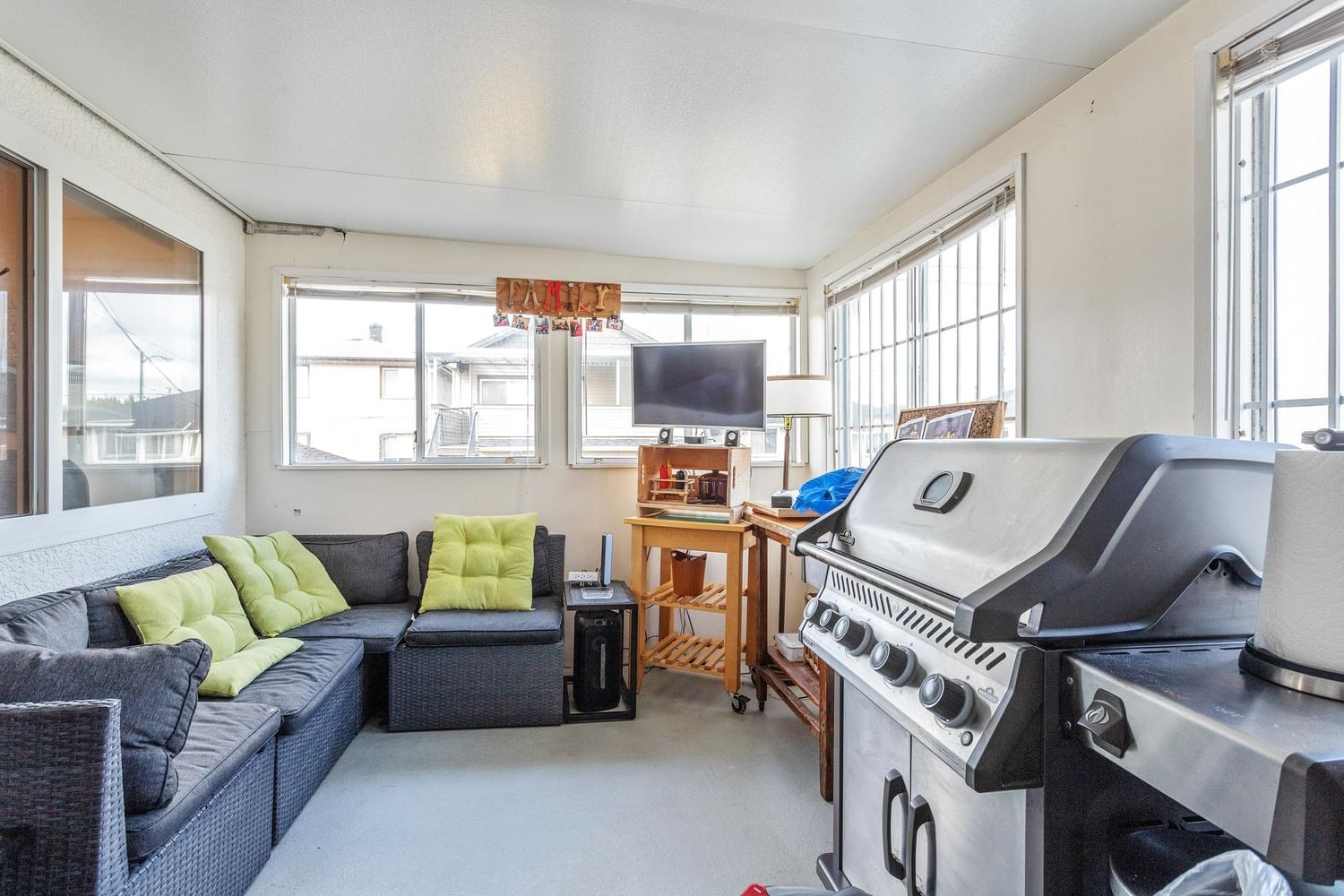 Listing Image 14