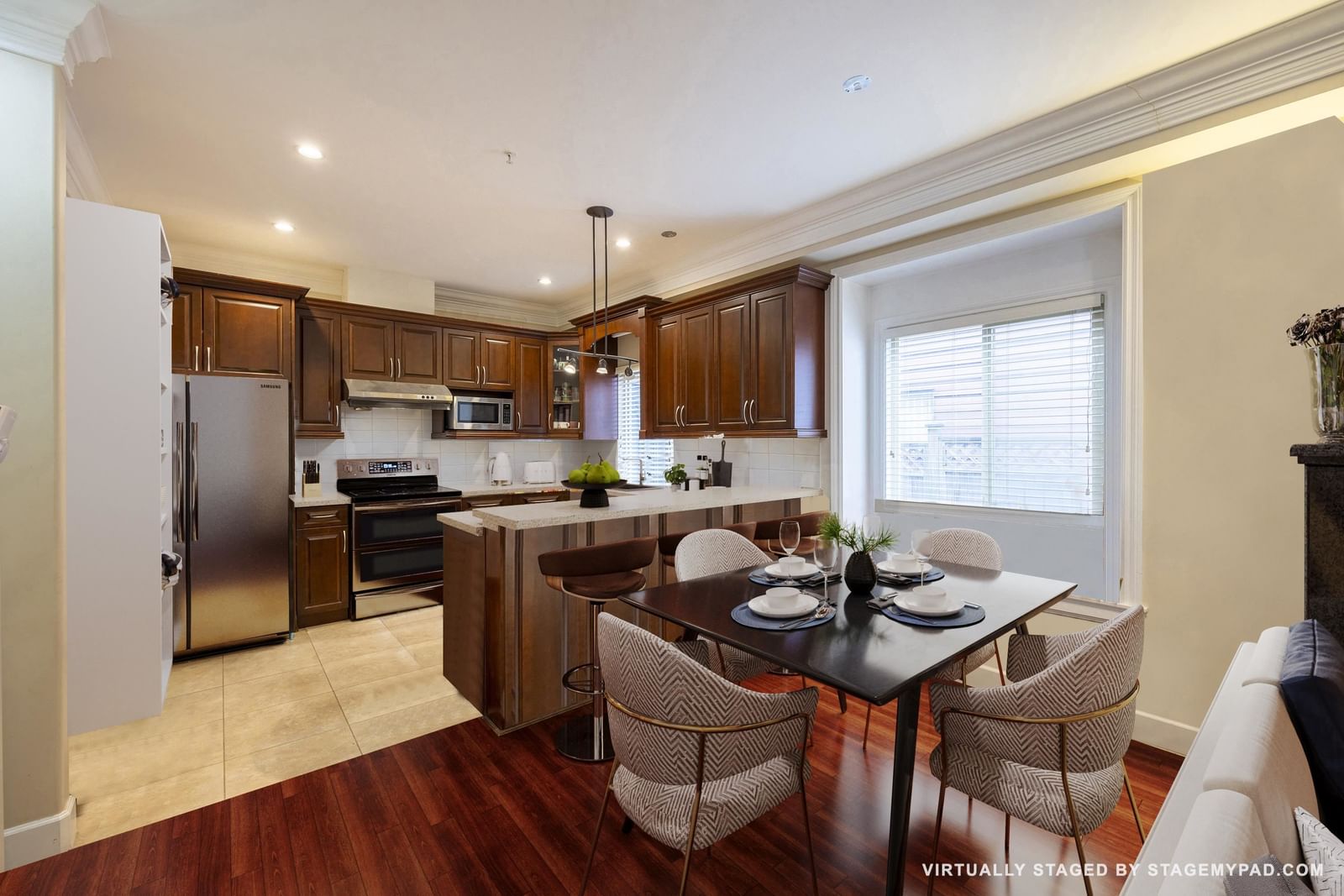 Listing Image 11