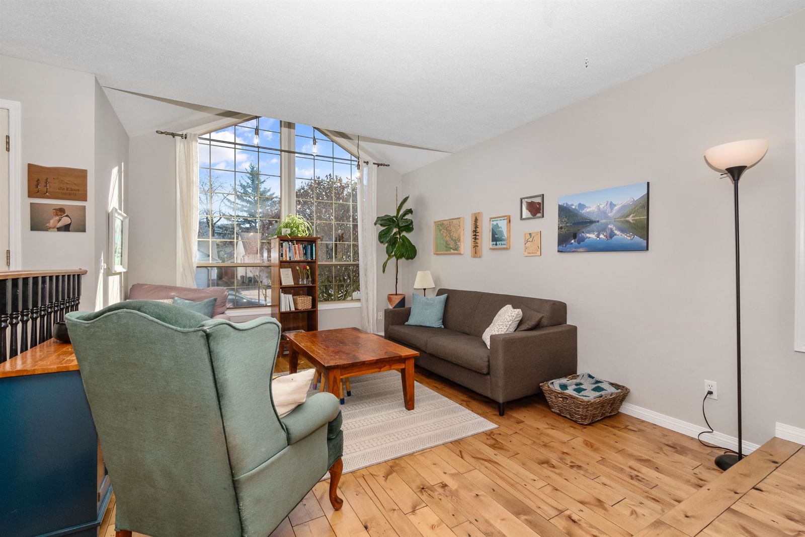 Listing Image 5