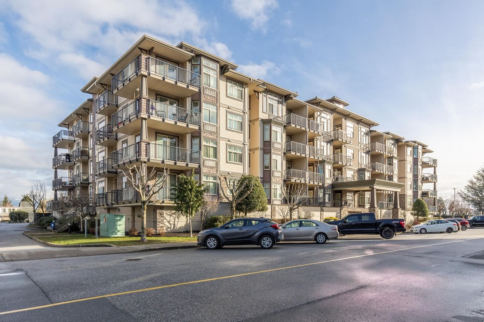 Listing Image 1
