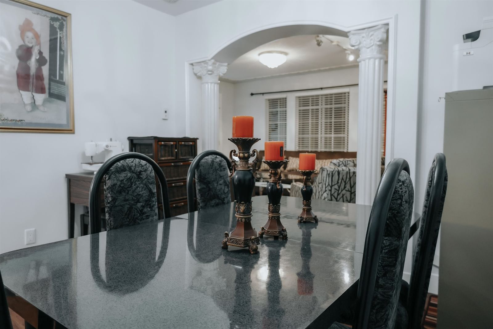 Listing Image 4
