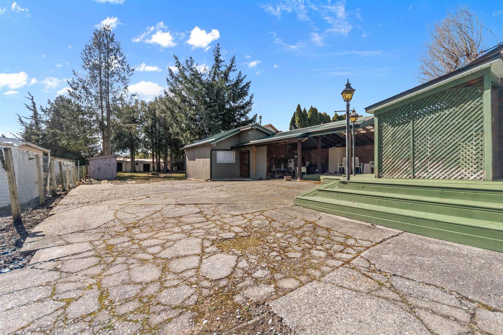 Listing Image 8