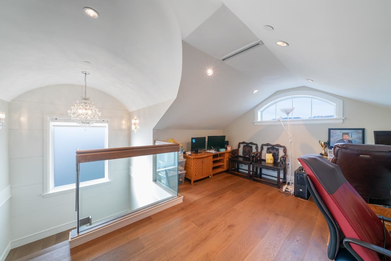 Listing Image 16