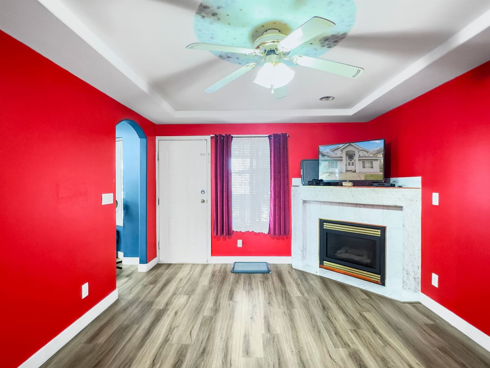 Listing Image 11