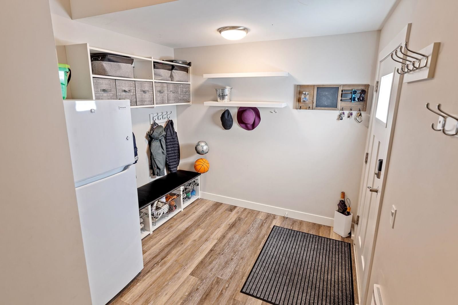 Listing Image 18