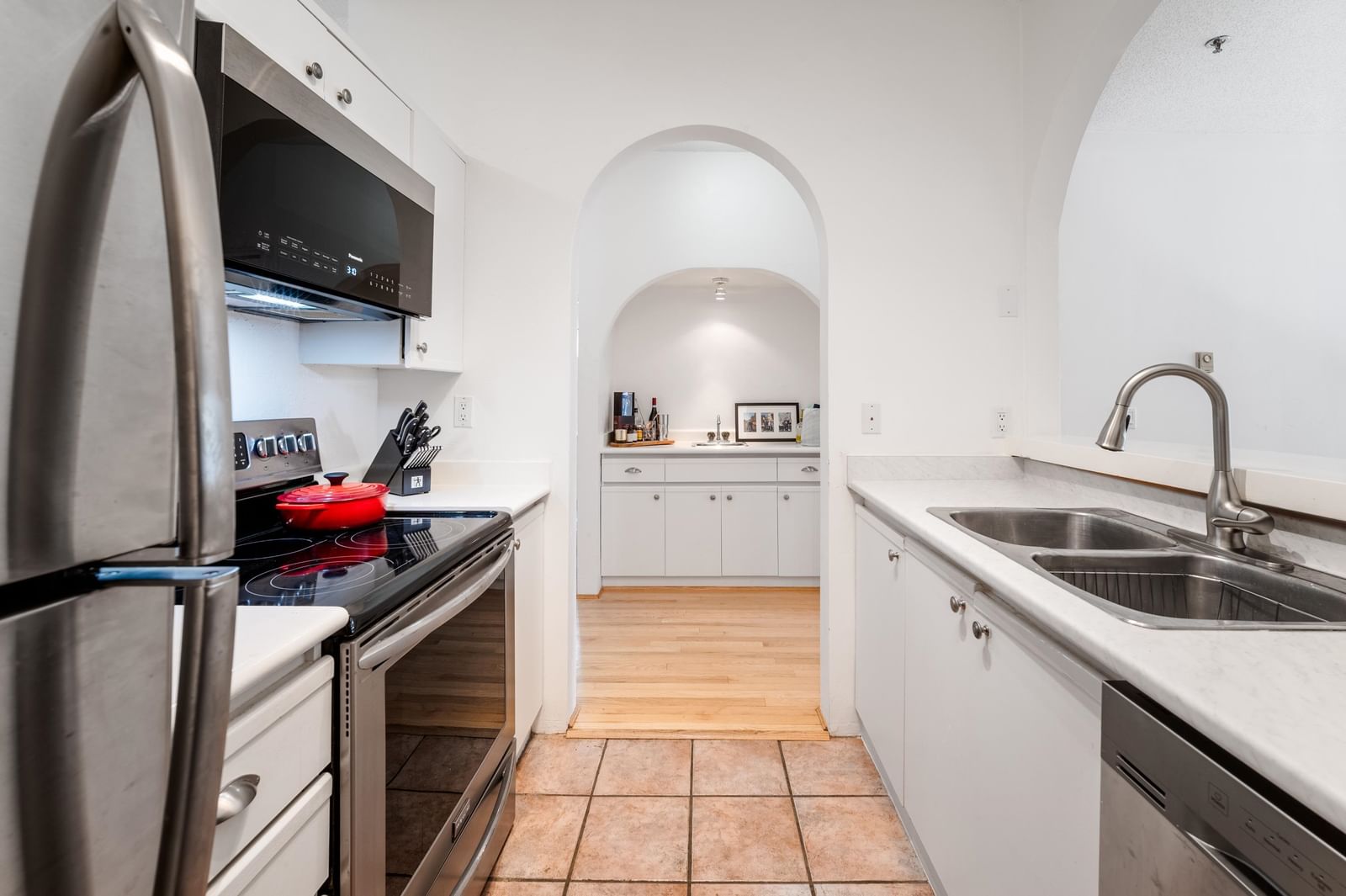 Listing Image 9