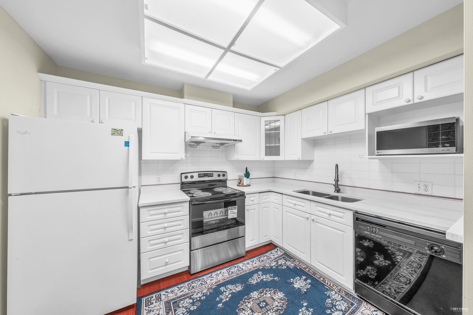 Listing Image 12