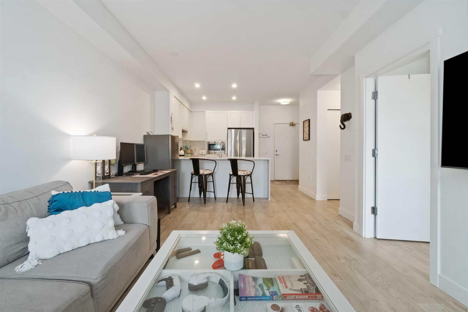 Listing Image 10