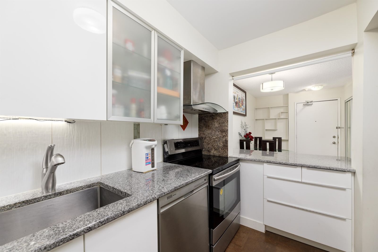 Listing Image 8