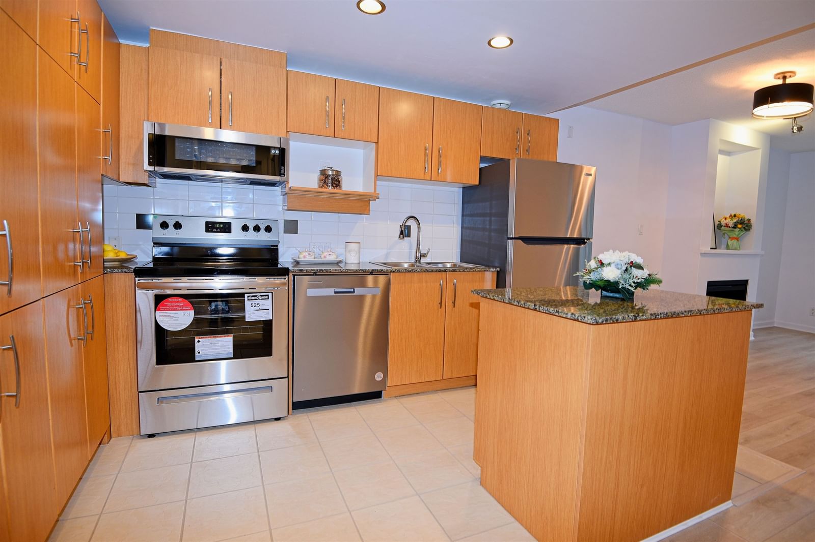 Listing Image 9