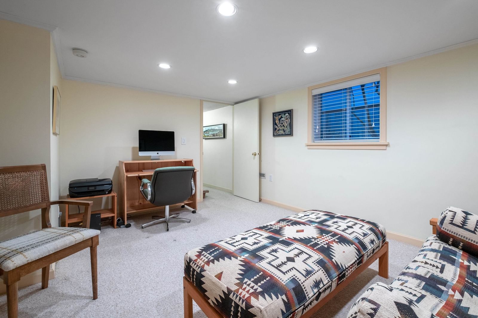 Listing Image 12