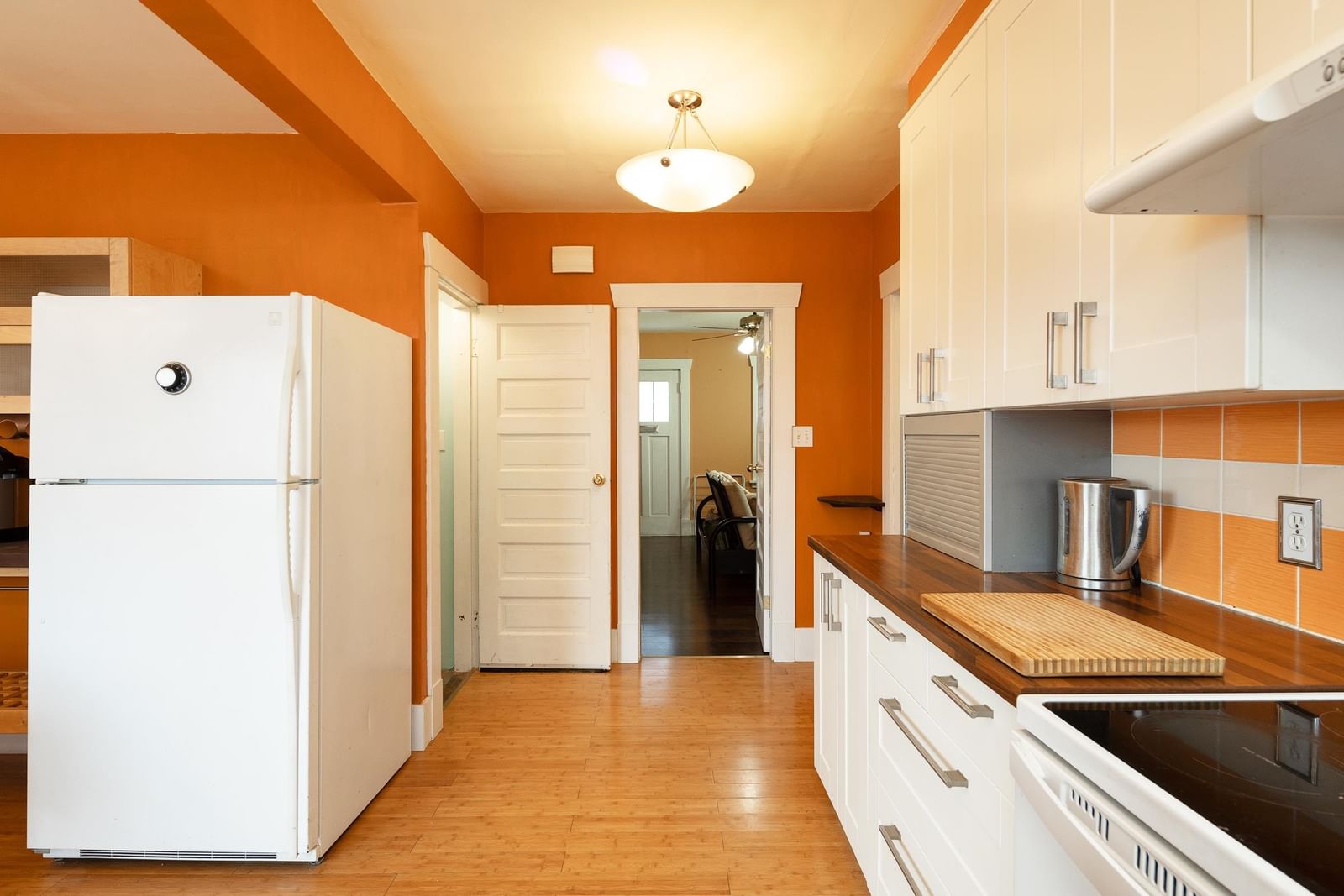 Listing Image 10